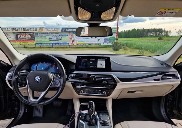 BMW Seria 5 cena 117900 przebieg: 99500, rok produkcji 2017 z Zwoleń małe 326